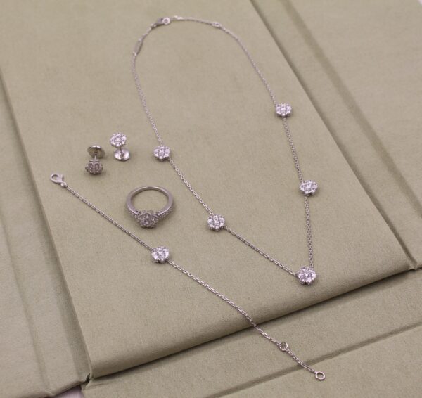 Van Cleef Set - Image 2