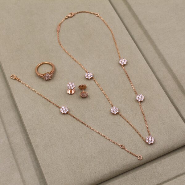 Van Cleef Set - Image 4