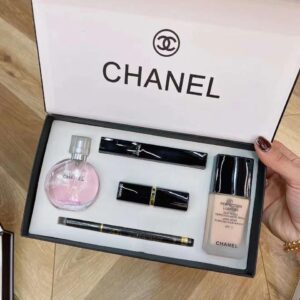 Chanel Kit