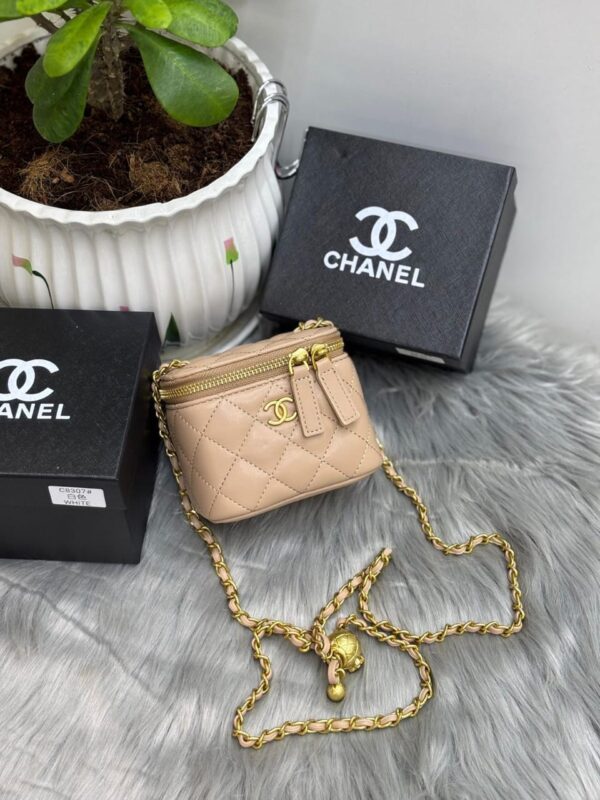 Chanel Vanity - Image 2