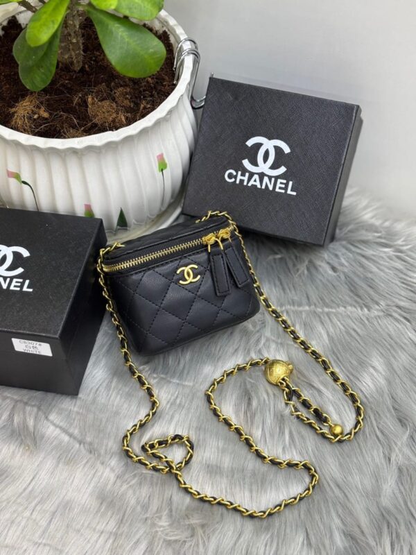 Chanel Vanity - Image 5