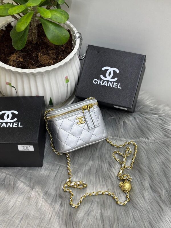 Chanel Vanity - Image 4